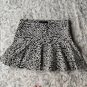Guess mini skirt!